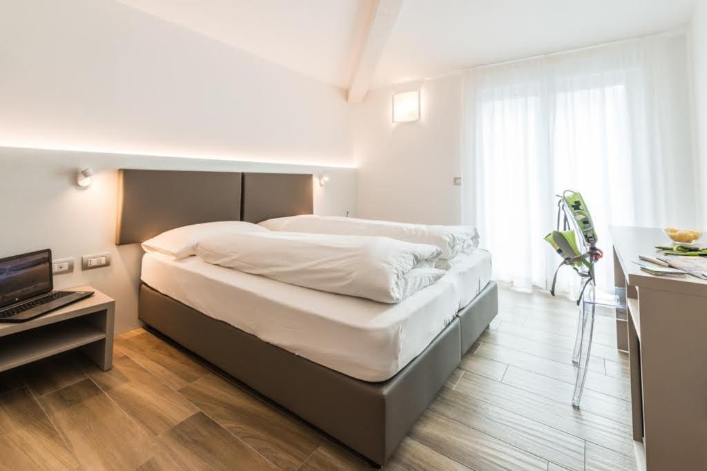 Albergo Garni Francesco Torbole Sul Garda Buitenkant foto