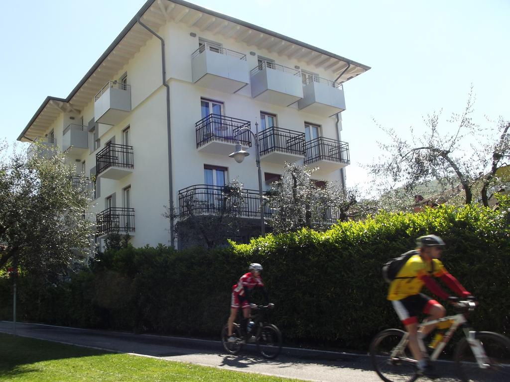 Albergo Garni Francesco Torbole Sul Garda Buitenkant foto
